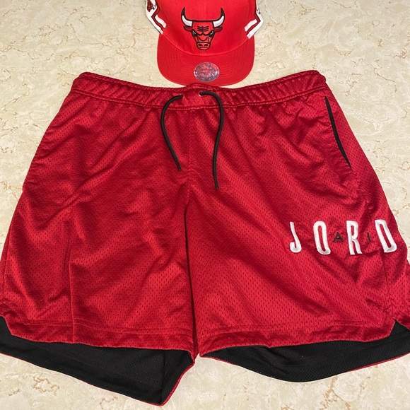 Jordan Shorts (used)Mens L in amazing condition New Mitchell & Ness Snap Back . - Picture 2 of 10